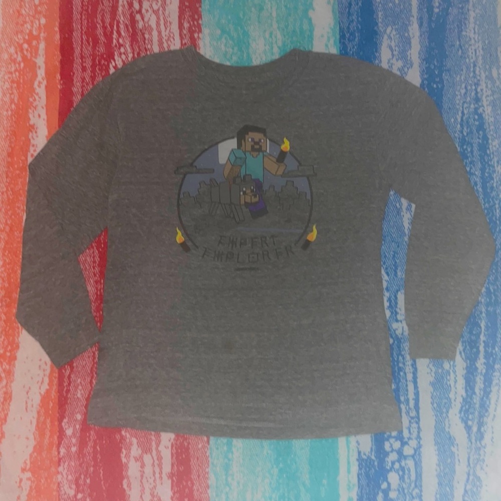 Boys size S Minecraft gray long sleeve tshirt